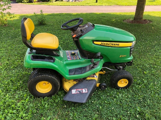 JOHN DEERE(X300) lawn tractor/42" mower deck in running condition showing only 172 hours of run time