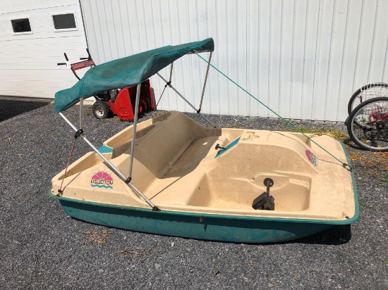 AQUATOY 5 Person pedal boat