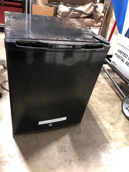 FRIDGIDAIRE mini refrigerator