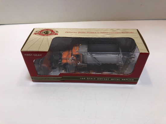 First Gear 1:64 Scale Diecast Metal Snow Plow