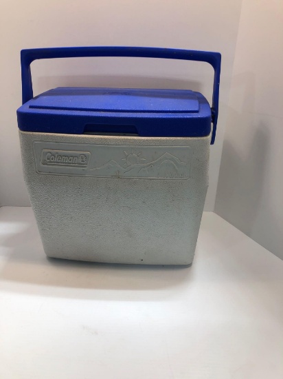 COLEMAN ice chest/cooler