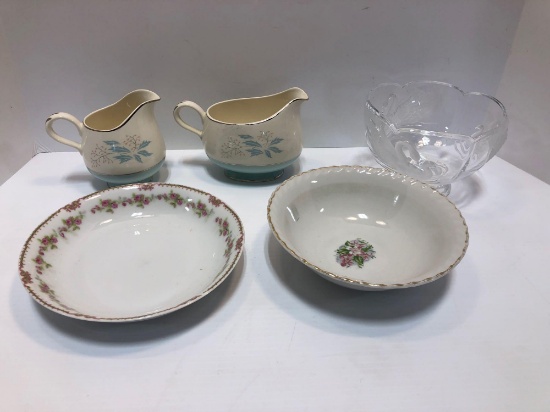 Creamer pitchers,bowls,swan crystal bowl