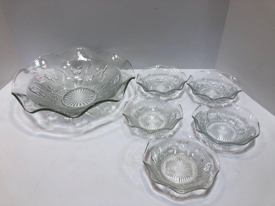 Jeanette Glass Ruffed bowl,5 small iris and herringbone bowls