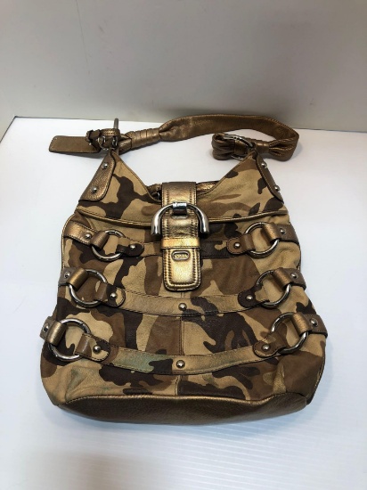 Makowsky camo leather purse