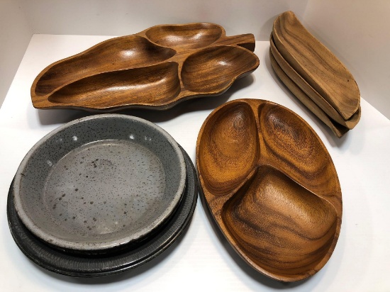 Wooden serving dishes,enamal pie pans