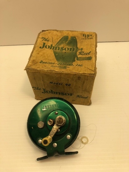 Vintage JOHNSON Model 40 fishing reel/original box