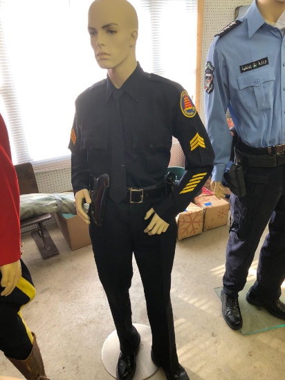Mannequin with READING PA. POLICE uniform.  Mannequin included.