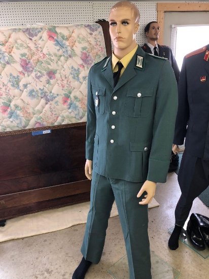 Mannequin with GERMAN(Federal Border Guard)POLICE uniform. Mannequin included