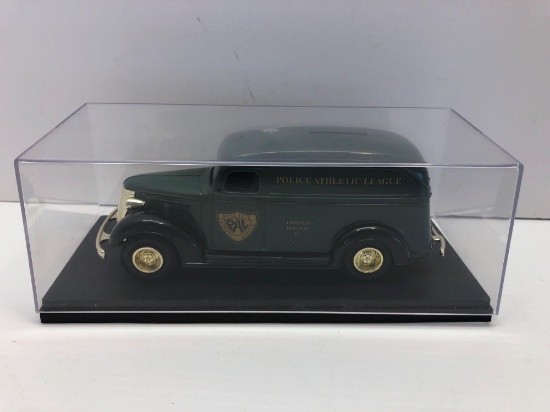 ERTL die cast 1938 Chevy POLICE ATHLETIC LEAGUE panel truck/bank with display case