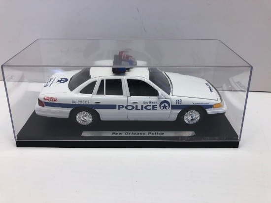 Die cast model NEW ORLEANS POLICE car/display case
