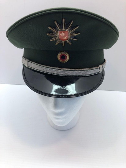 Vintage GERMAN GREEN POLIZIE visor hat/metal insignia and leather band