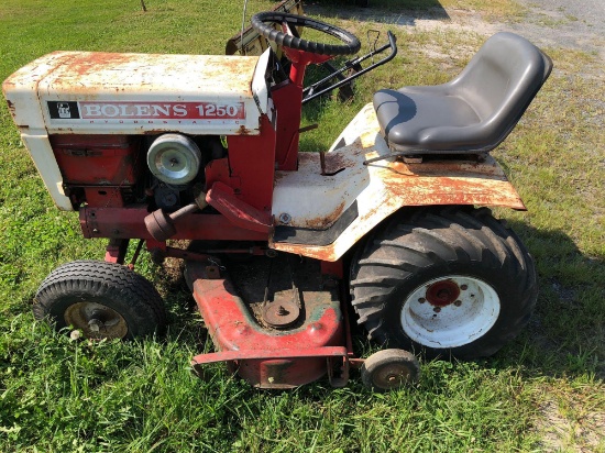 BOLENS 1250 Hydrostatic tractor/mower deck(See video)