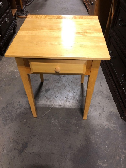 End table(matches lot 229)