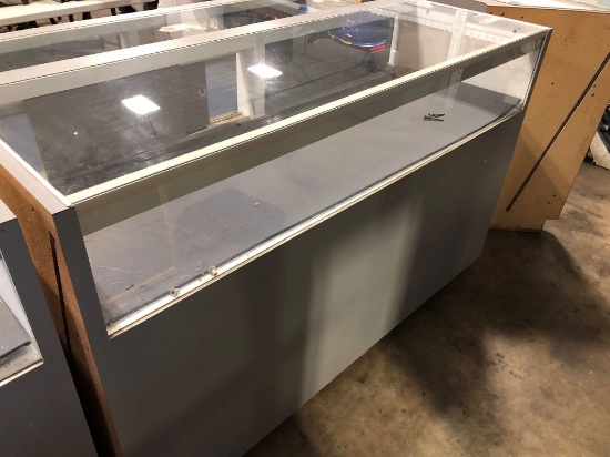 Lighted display case(heavy must bring help)