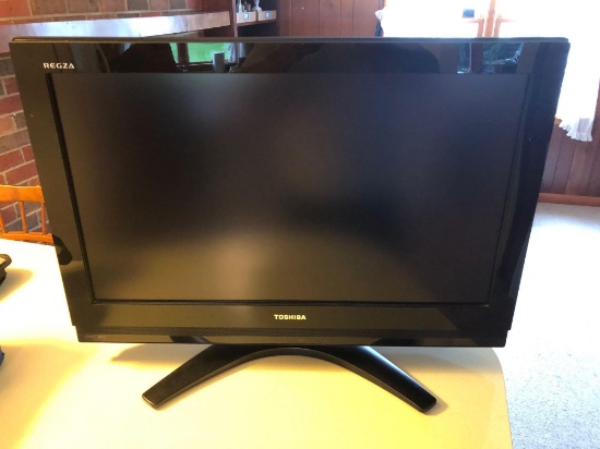 TOSHIBA 32" flatscreen TV(model 32HL67U)