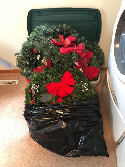 Christmas decorations/tote and lid