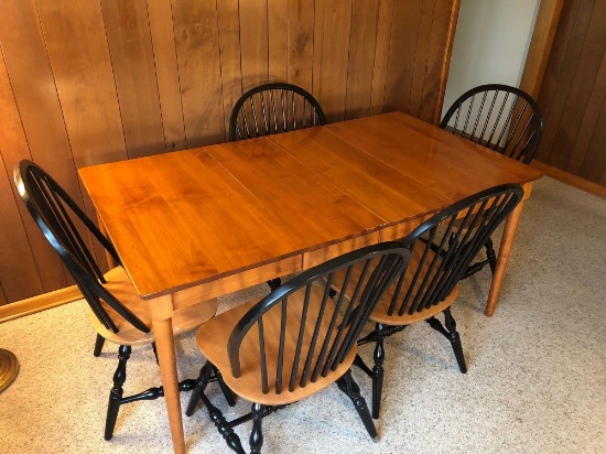 Kitchen table/5 matching chairs