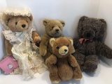 Stuffed bears (1- GUND,1- BEARLY PEOPLE)