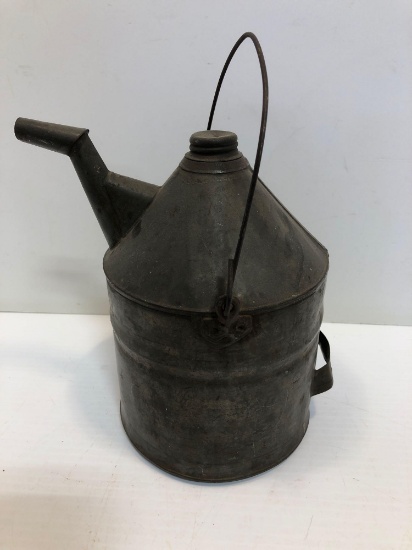 Vintage kerosene/oil fill can