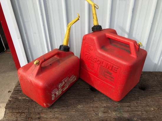 2-plastic gas cans