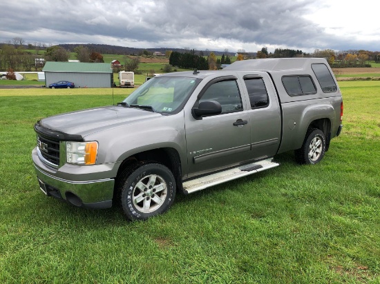 2007 GMC SIERRA pick up truck/cap(VIN 2GTEC19C171620919;mileage 148,390)(See video)