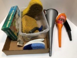 Plastic funnels,sponges,brushes,more