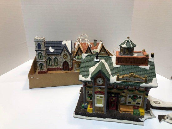 Christmas Village: North Station, church, house