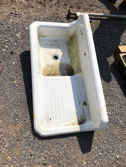 Cast iron sink w/drain board