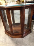 Lighted table top curio cabinet with interior glass shelf nice condition