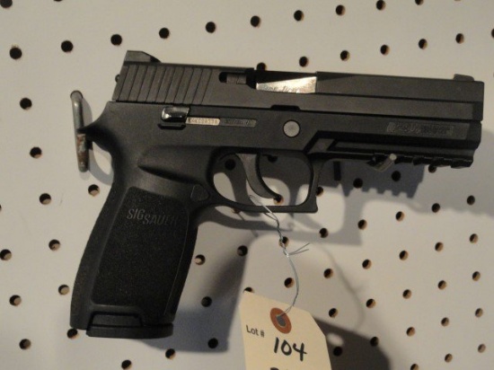 SIG SAUER P250 9 MM FULL SIZE 3 1/4 INCH BARREL ORIG HARD CASE 17 SHOT MAGA