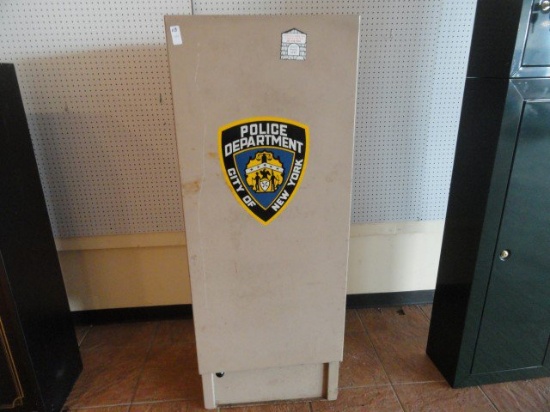 STEEL LOCKER WITH KEY LOCK 5 FOOT TALL X 2 FOOT WIDE X 20 INCH