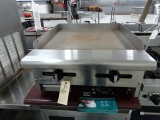 NEW ASBER 24 INCH GRIDDLE 2 CONTROL DEMONSTRATOR