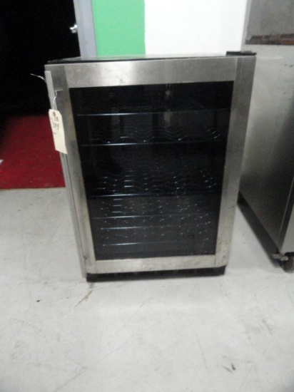 XISSANI WINE COOLER APPROXIMATELY 24 X 34 MOD MCWC50DST