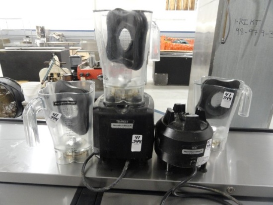 2 HAMILTON BEACH BLENDERS MOD HBB908 AND MOD HBH 650 NO TOP FOR 908 3 FOR 6