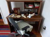 COMPUTER DESK AND CONTENTS INCLUDING OFFICE CHAIR BASKET WEAVE SEAT CHAIR D