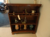 WHAT NOT SHELF WITH SMALL COLLECTIBLES INCLUDING FINGER LAMP AND FIGURINES