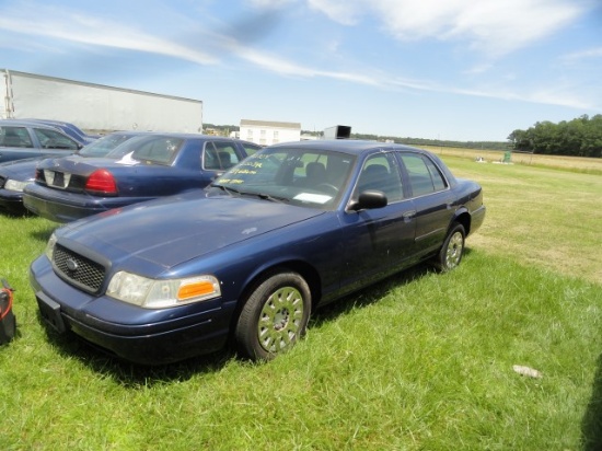 #2704 2005 FORD CROWN VIC POLICE INTERCEPTOR 139626 MILES BUCKET SEATS RUBB