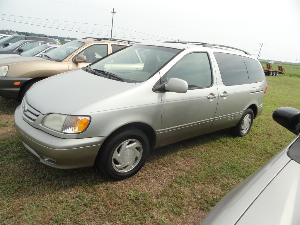 126 2001 TOYOTA SIENNA XLE 149641 MILES V6 3000 FOUR CAM 24 ENG PWR PKG DO  | Cars & Vehicles Cars | Online Auctions | Proxibid