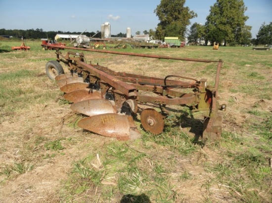 INTERNATIONAL 6 X 16 PLOWS