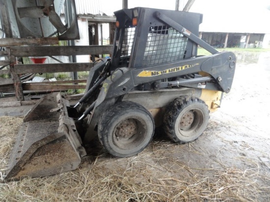 NEW HOLLAND L140 COMPACT SKID LOADER SUPER BOOM 6039 HRS WITH BUCKET ATTACH