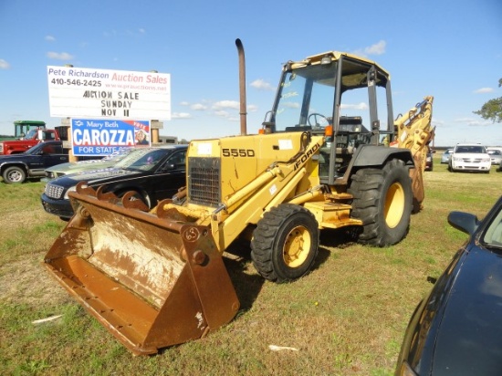 #702 FORD BACKHOE 555D 4938 HRS 4 SP TRANS 4 WD XTRA VATOR 4&1 BUCKET CRACK