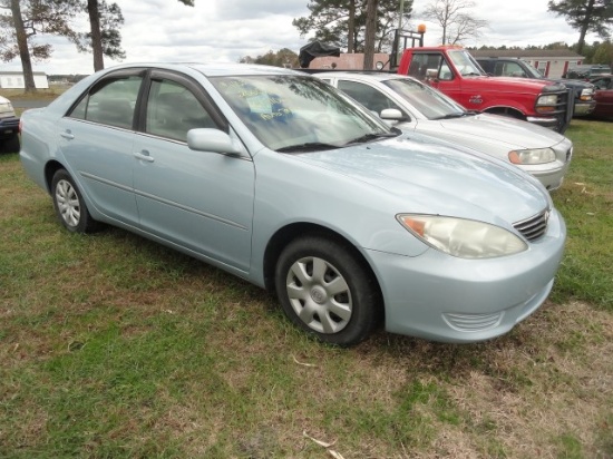 #1103 2005 TOYOTA CAMRY LE 101910 MILES AUTO TRANS RUNS ROUGH