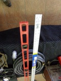 ADJUSTABLE T SQUARE AND 4 FT LEVEL AND HEAVY DUTY HOSE