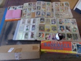 LARGE LOT BASEBALL CARDS