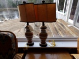 PAIR OF TABLE LAMPS APPROX 28 INCH TALL WITH SHADES