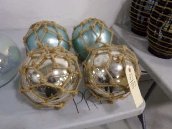 FOUR DECORATIVE NETTED BULBS