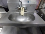 STAINLESS STEEL HAND SINK