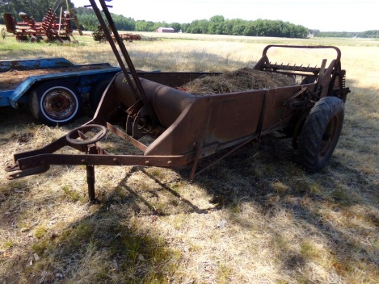 SMALL MANURE SPREADER 15'