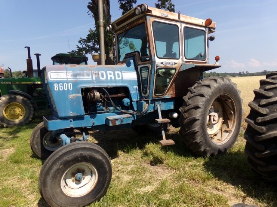 FORD 8600 TRACTOR 5246 HRS HINKER 1300A ENCLOSED CAB SINGLE REAR WHEEL 2 PO
