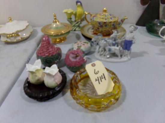 COLLECTION OF COVERED GOLD TRIM VICTORIA PIECE TEA POTS FIGURINES AND ART G